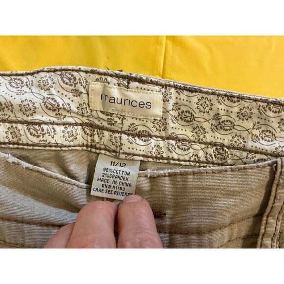 Maurices Brown Khaki Capri Shorts Womens Size 11/12 Cotton Mid Rise - Picture 7 of 7
